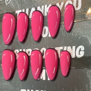 Meet barbs. Lover for pink tips.